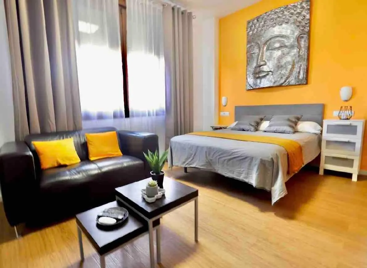 Contactos de Precioso Estudio Con Parking